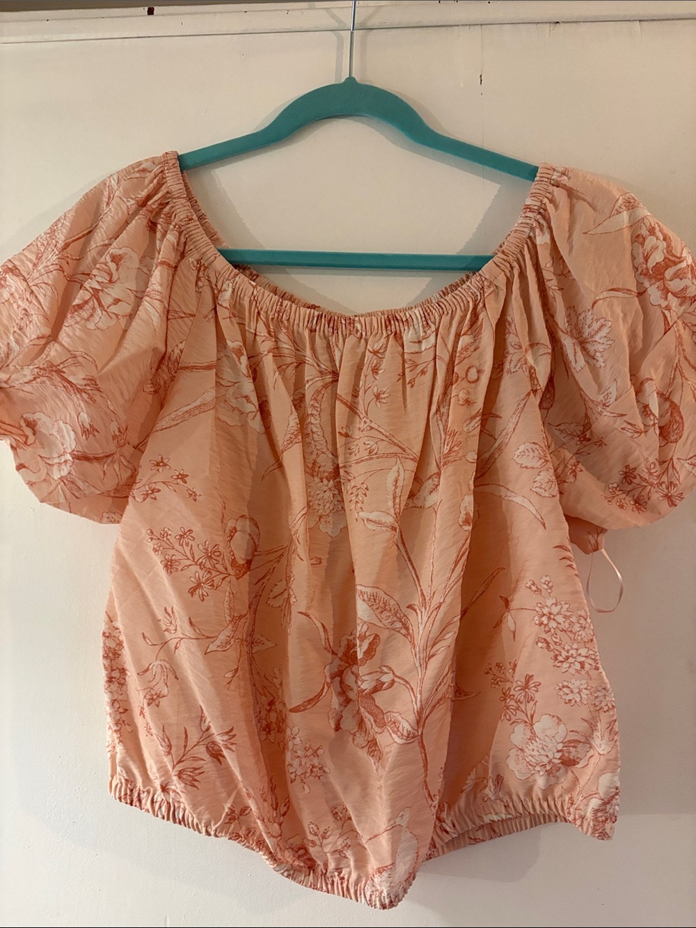 NWOT LOFT PeachY-pink Floral Off-Shoulder Puff Sleeve Top